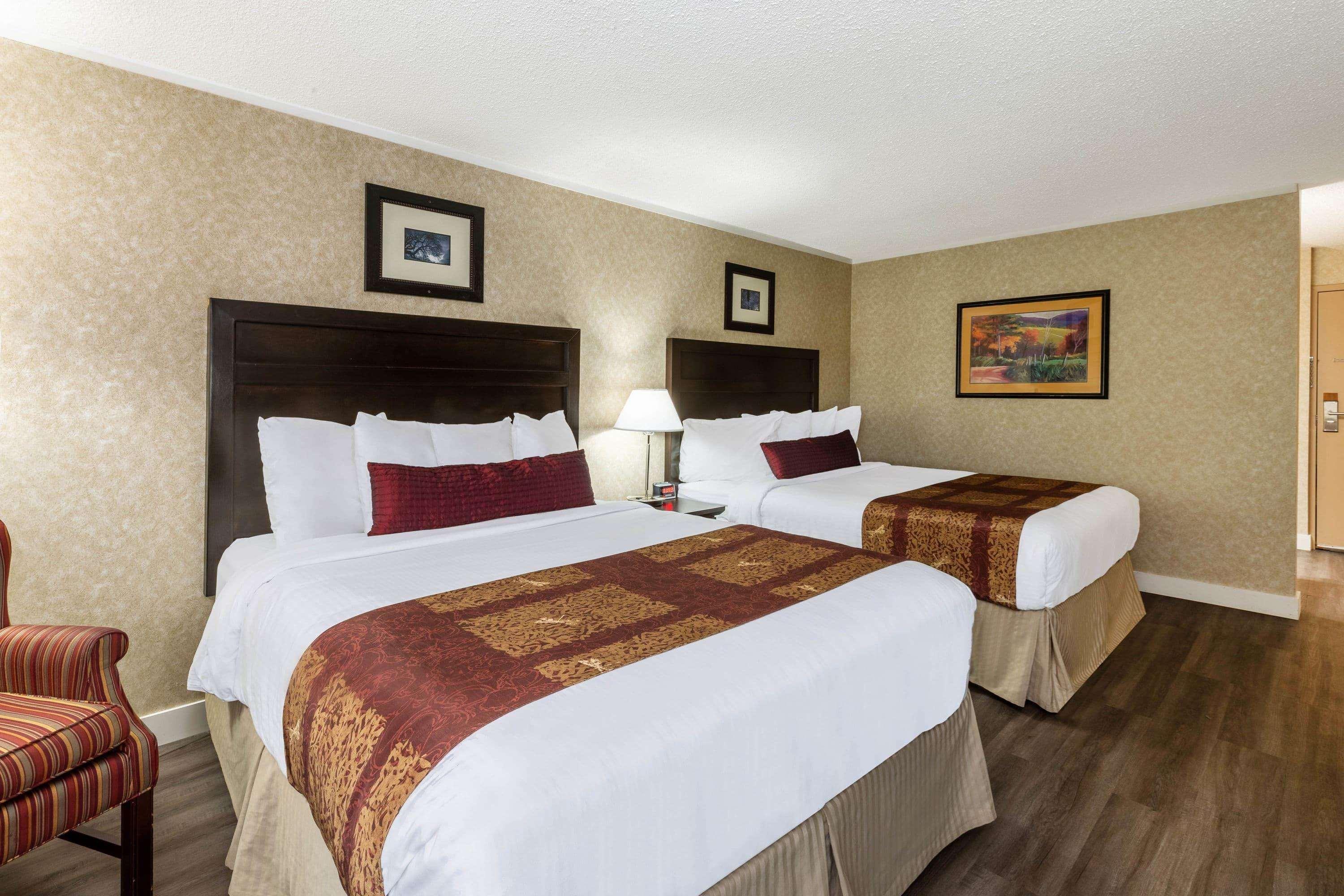 Ramada by Wyndham Coquitlam Exterior foto